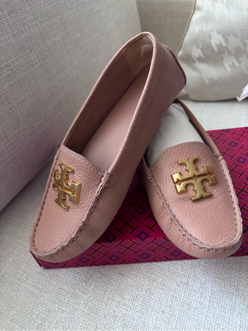 Tory Burch Blush Pink Leather Logo Loafers with box size 7 with box - Picture 13 of 16